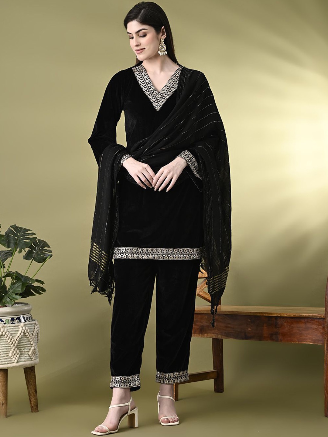 

KALINI Women Regular Velvet Kurta with Dhoti Pants & With Dupatta, Black