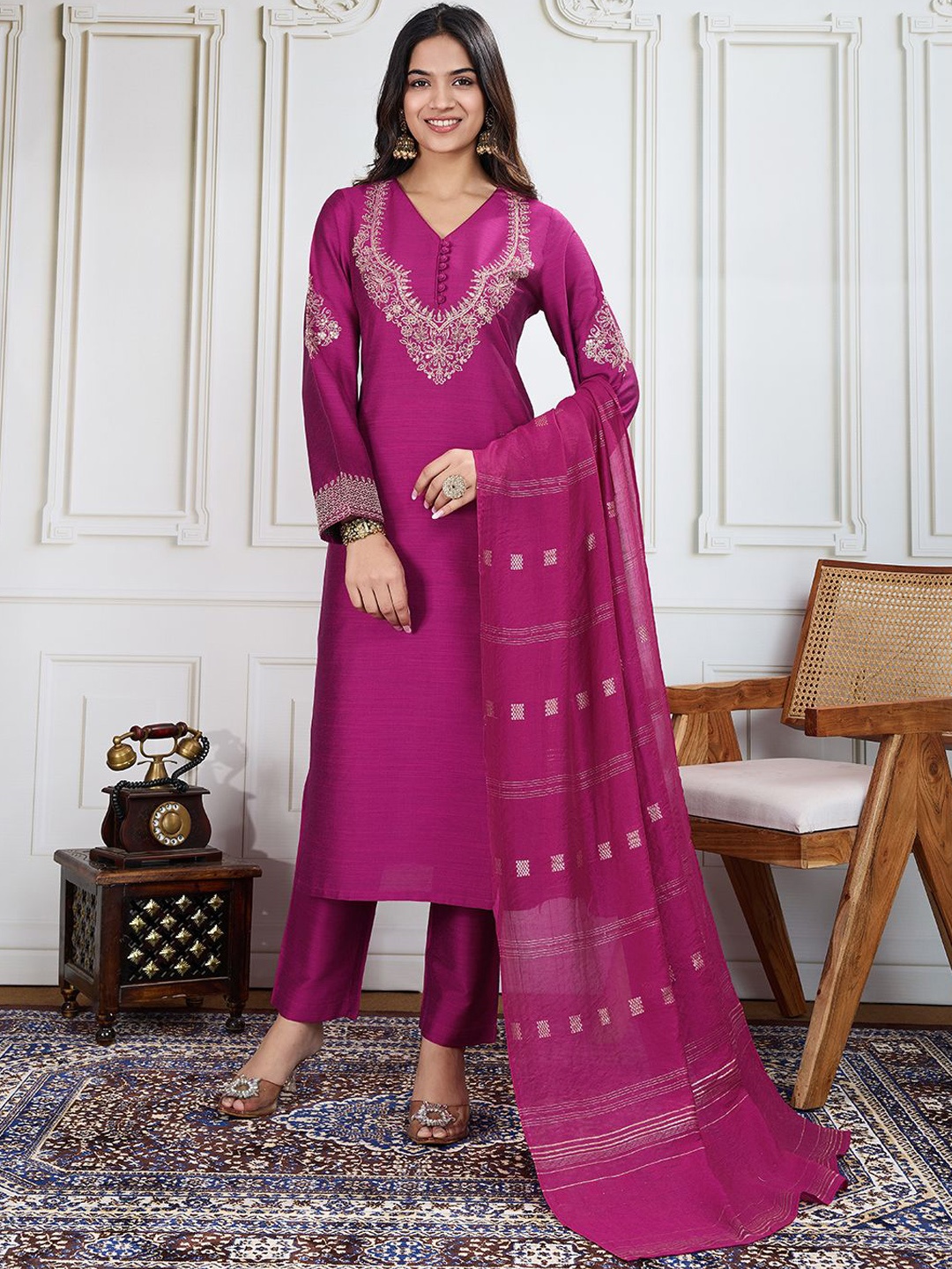 

House of Pataudi Women Floral Printed Kurta With Trousers & Dupatta, Magenta