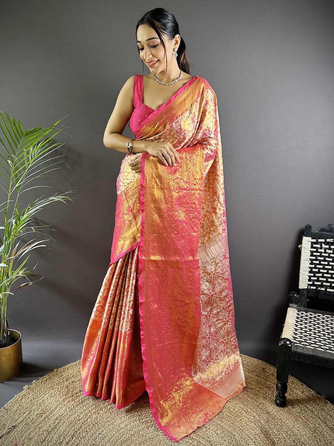 

NIWAA Woven Design Zari Tissue Kanjeevaram Saree, Pink