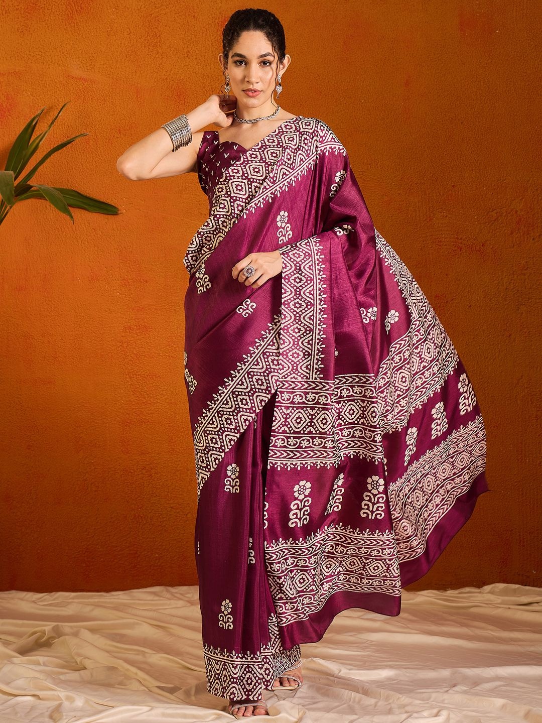 

Mitera Ethnic Motifs Bagru Saree, Magenta