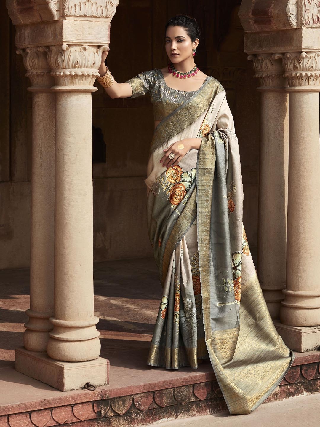 

DIVASTRI Floral Zari Silk Blend Saree, Grey