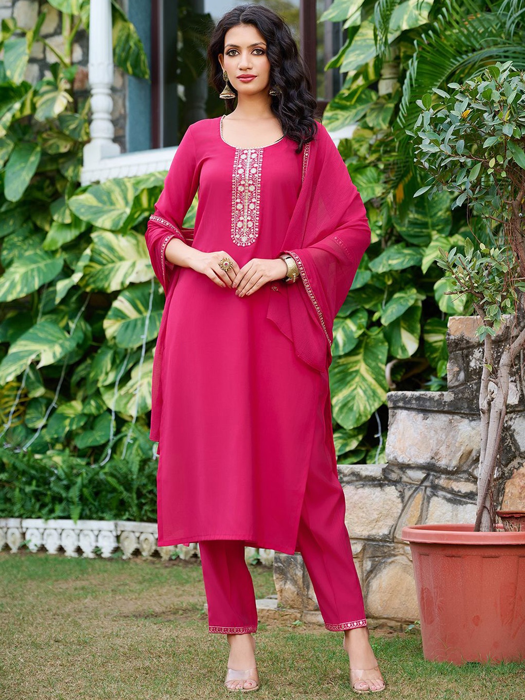 

Moda Rapido Women Floral Regular Kurta with Trousers & With Dupatta, Pink