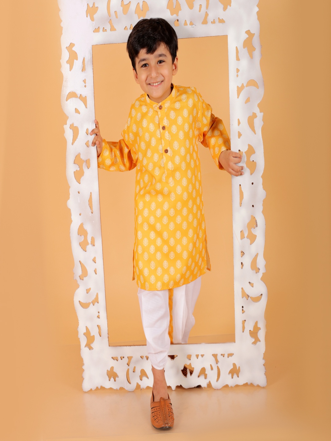 

MoMaa Boys Ethnic Motifs Printed Regular Pure Cotton Kurta with Dhoti Pants, Yellow