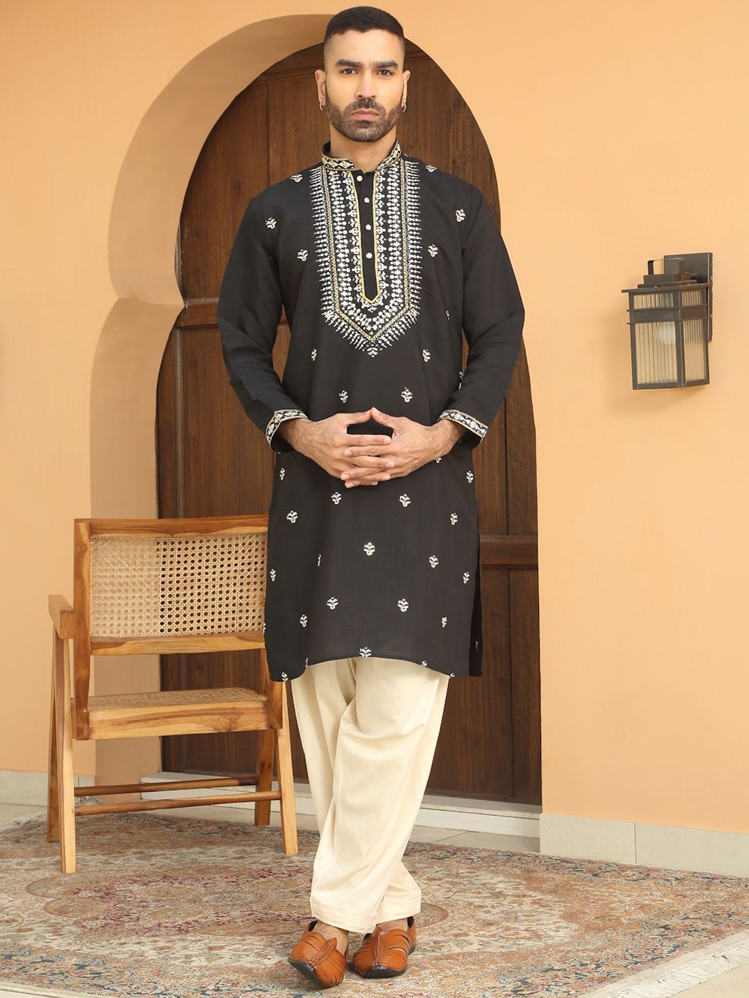 

KRAFT INDIA LUXE Men Ethnic Motifs Embroidered Regular Kurta with Salwar, Black