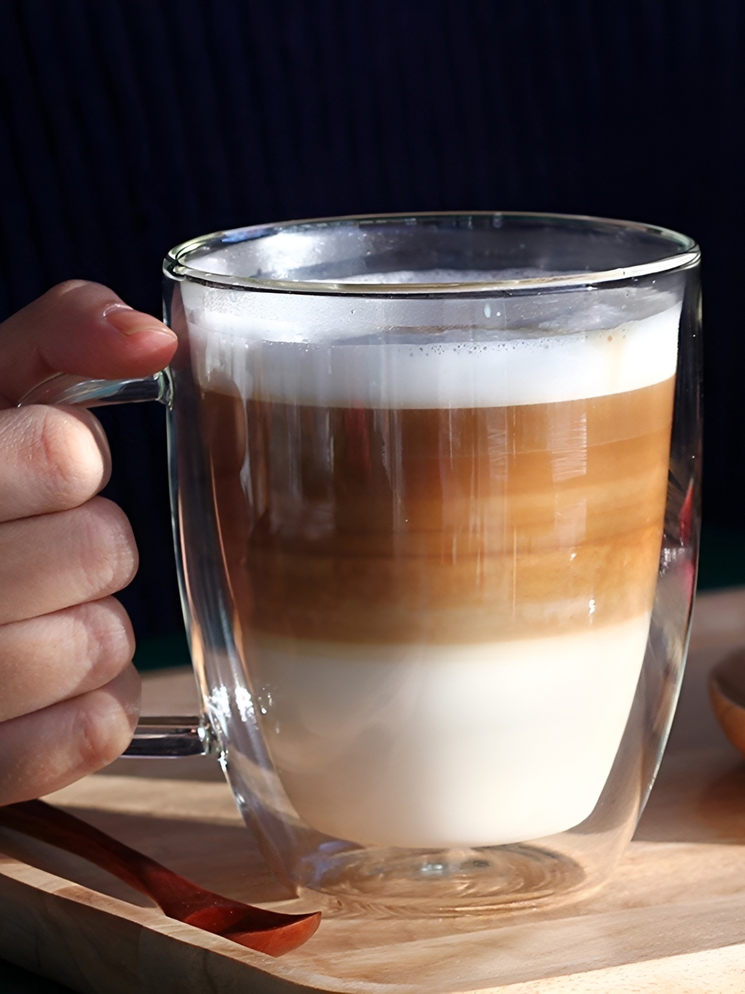 

Baskety Transparent Glass Glossy Mugs With Handle
