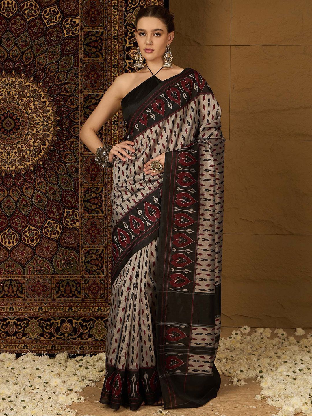 

Mitera Ethnic Motifs Silk Blend Ikat Saree, Beige