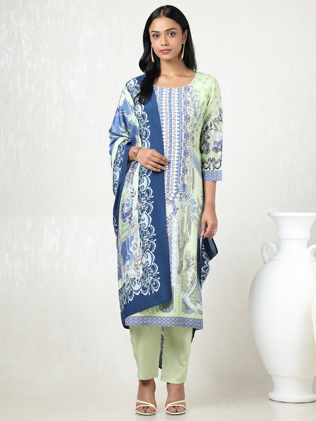 

Soch Women Floral Printed Regular Beads and Stones Kurta with Trousers & With Dupatta, Green