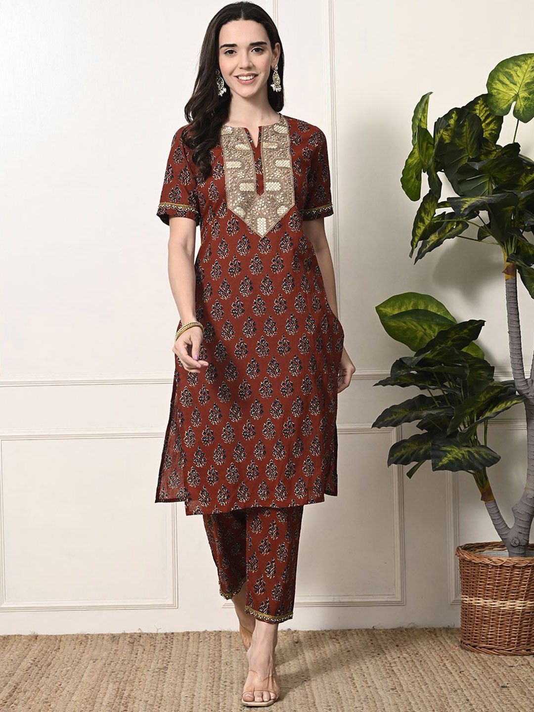 

Myshka Women Printed Regular Pure Cotton Kurta with Trousers, Red