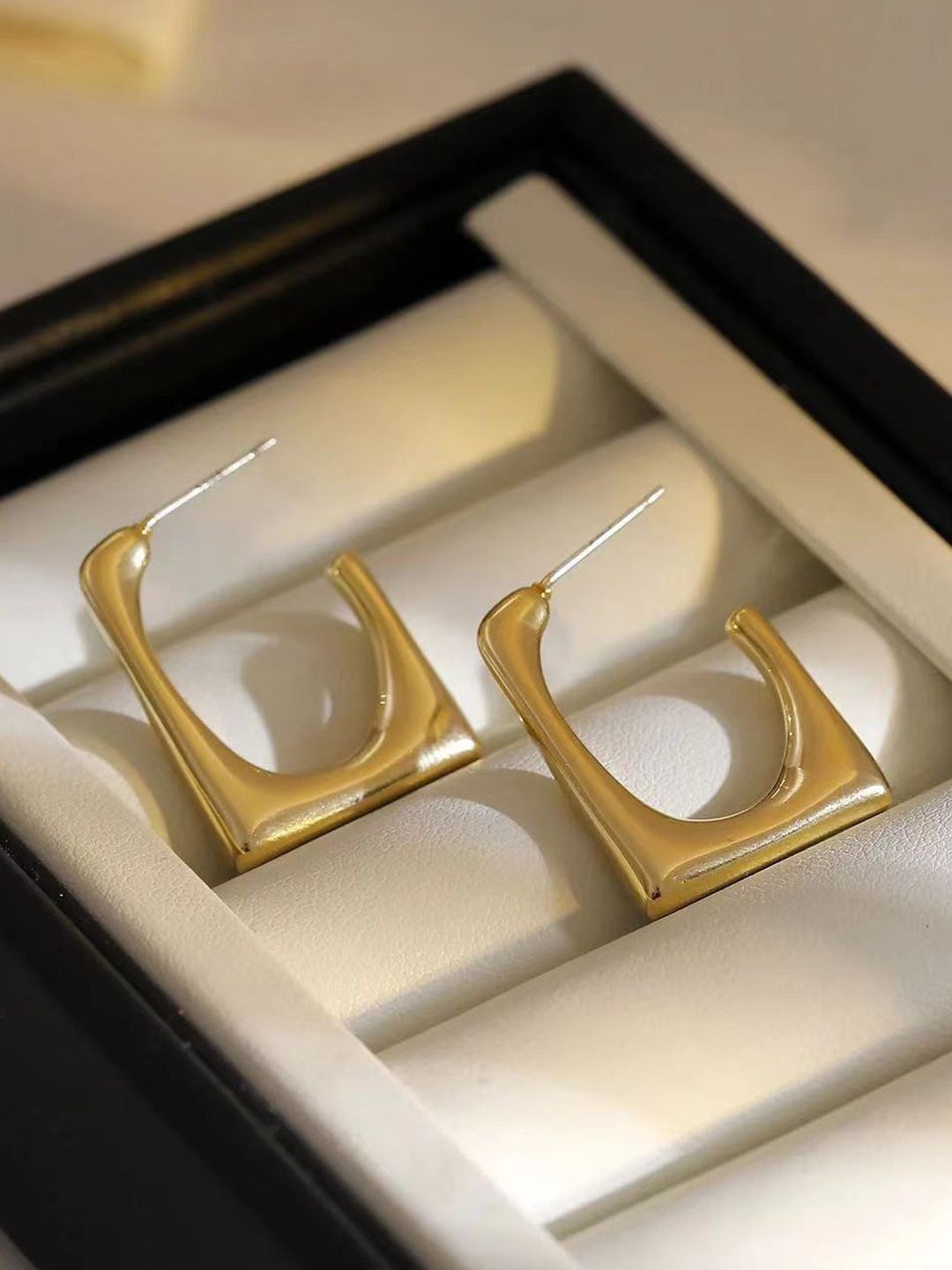 

FIMBUL Gold-Plated Stainless Steel Open Square Shaped Hoop Earrings