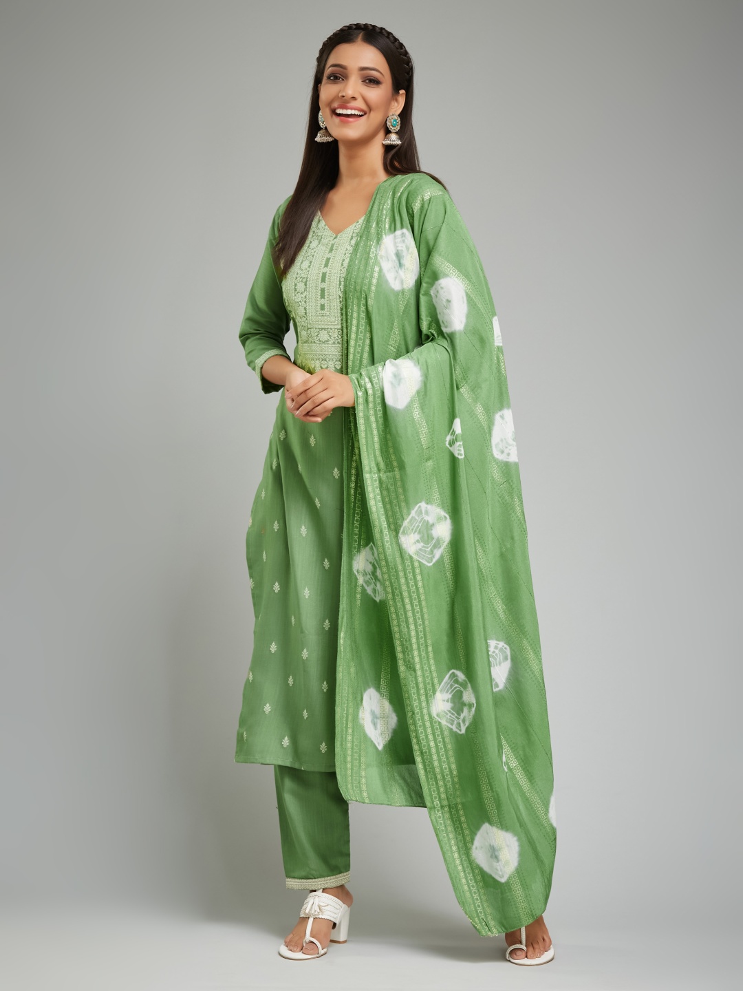 

Nimidiya Women Printed Regular Kurta with Trousers & With Dupatta, Green