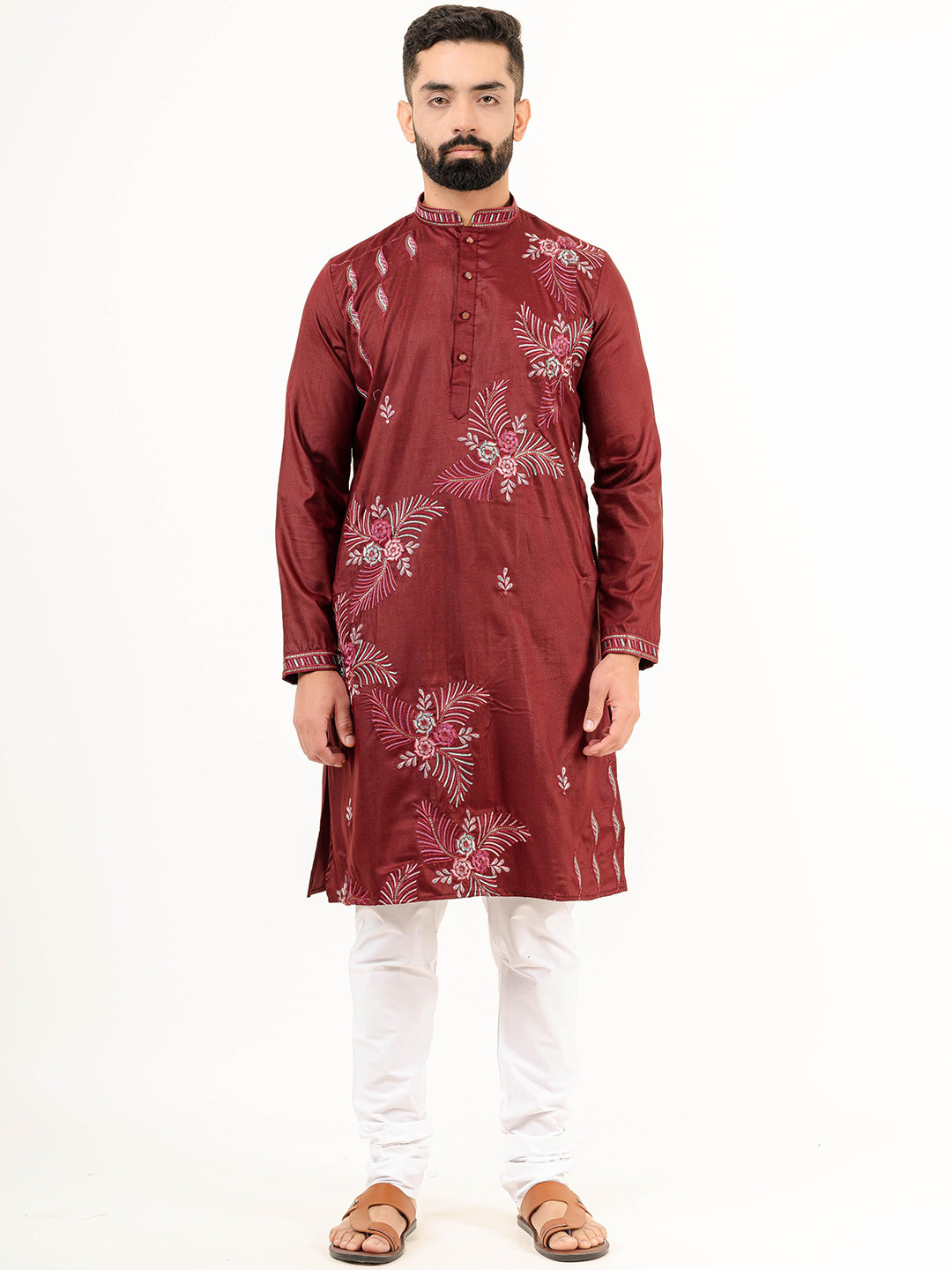 

Tistabene Floral Embroiderd Mandarin Collar Silk Thread Work Handloom Kurta, Burgundy
