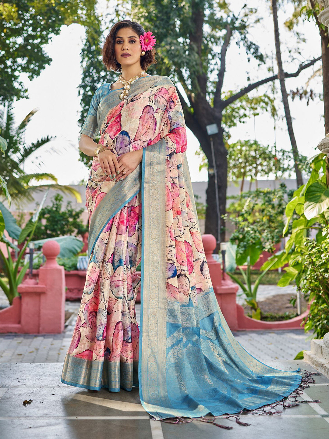 

Sanu Silk Floral Schiffli Silk Blend Tussar Saree, Blue