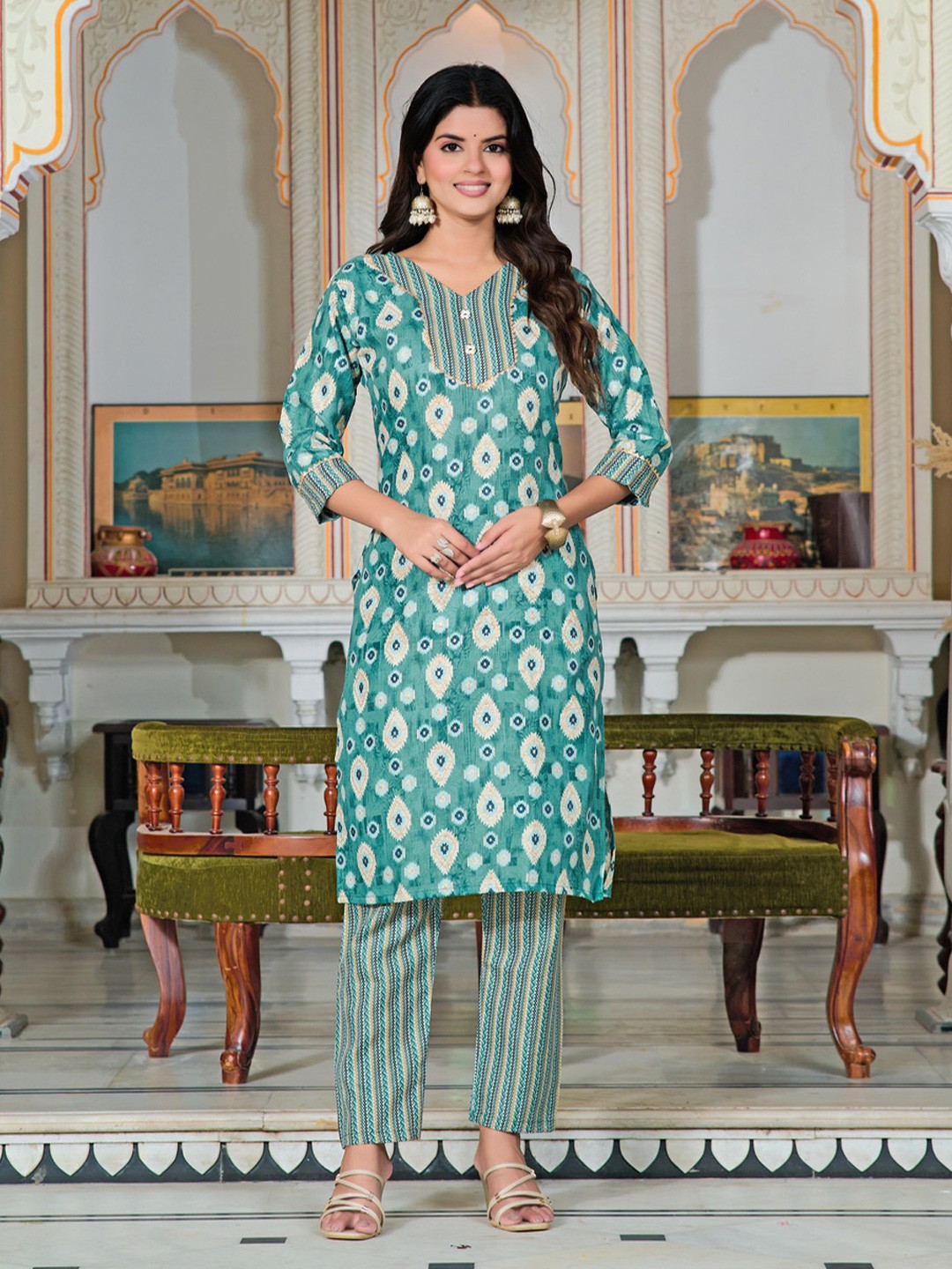 

Moda Rapido Women Floral Printed Regular Kurta with Palazzos, Green