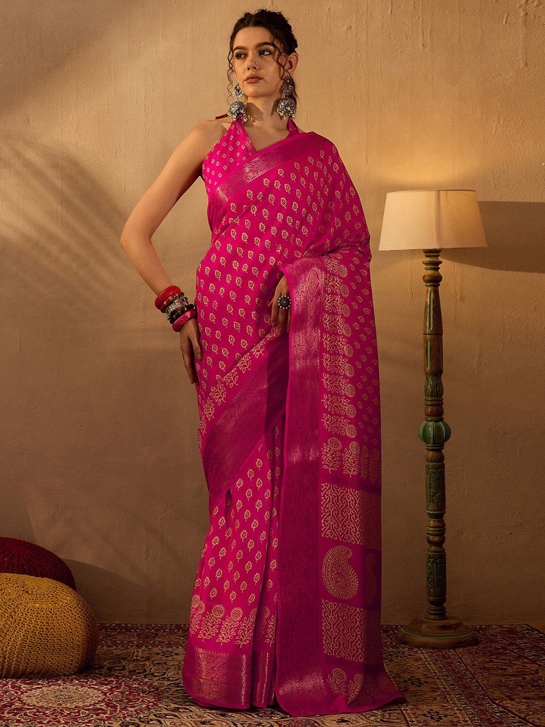 

Mitera Woven Design Zari Silk Blend Sungudi Saree, Pink