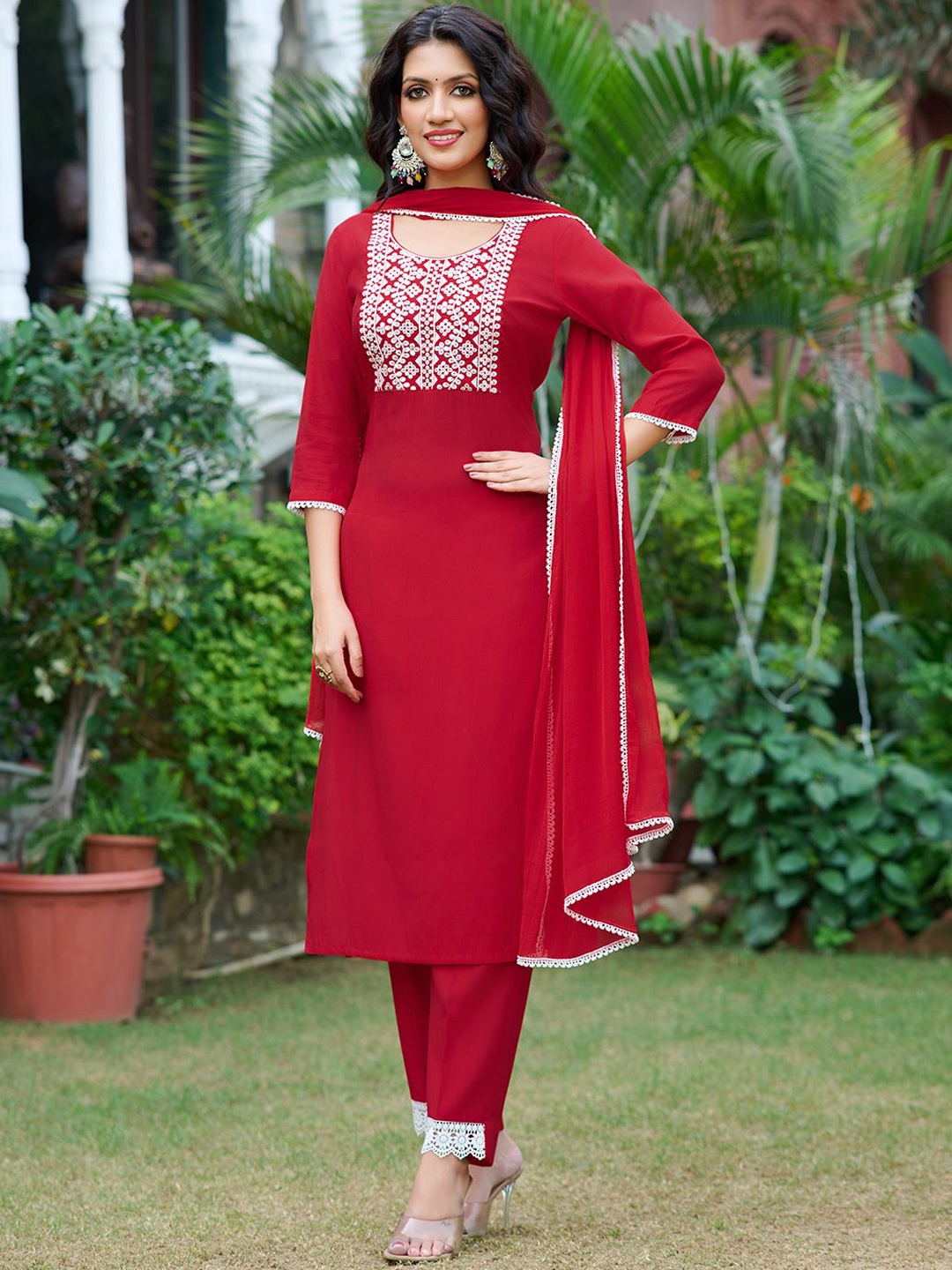 

Moda Rapido Women Floral Regular Kurta with Trousers & With Dupatta, Red