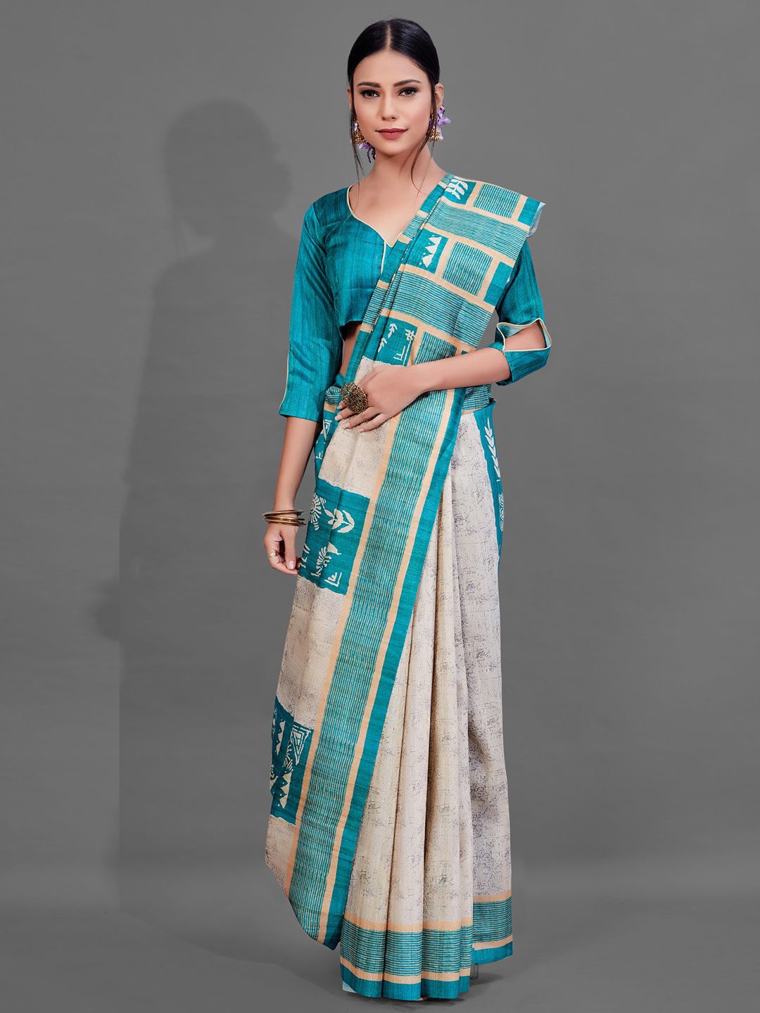 

Mitera Warli Silk Blend Baluchari Saree, Cream
