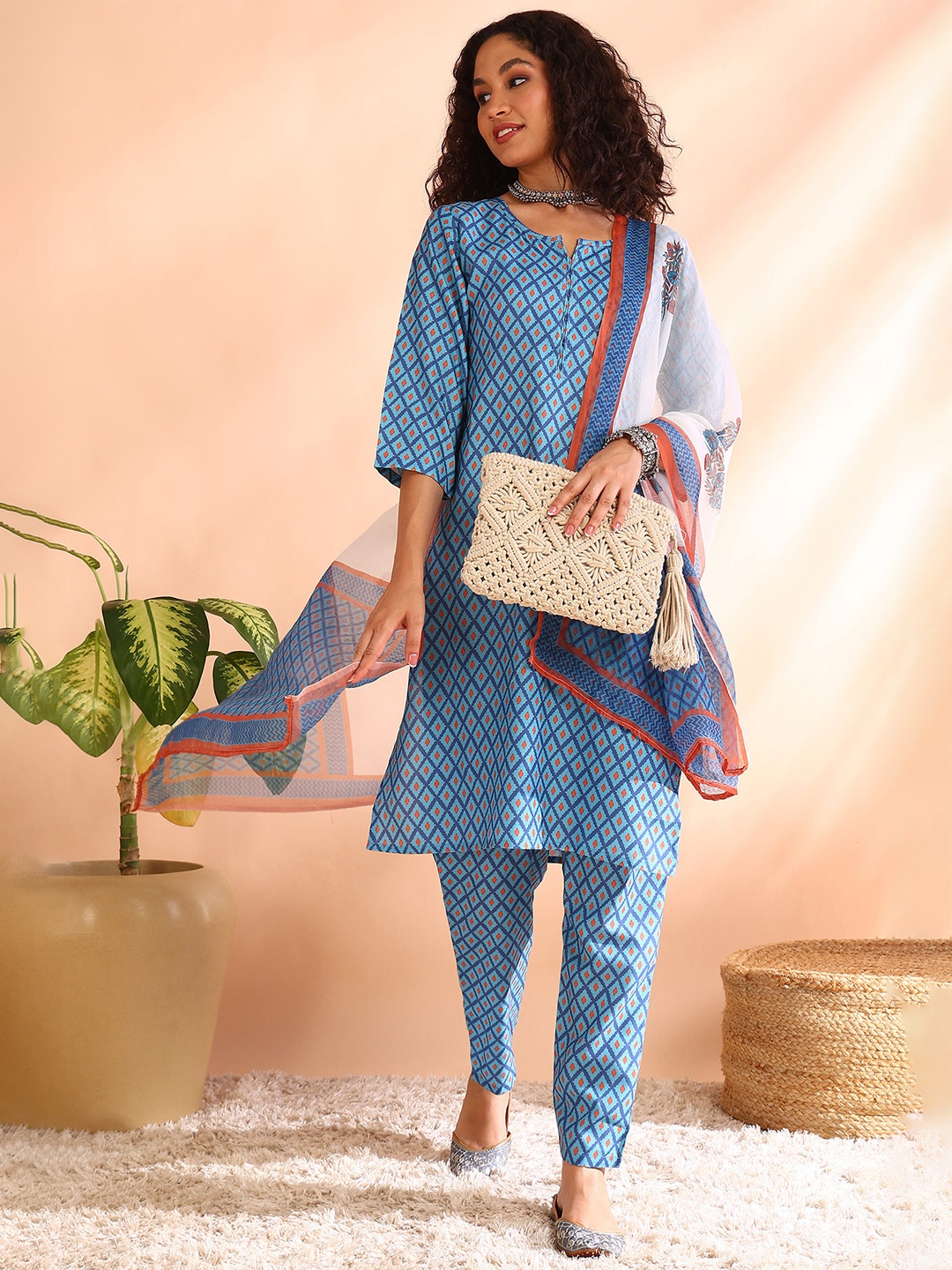 

DIVASTRI Women Printed Regular Kurta with Trousers & With Dupatta, Blue