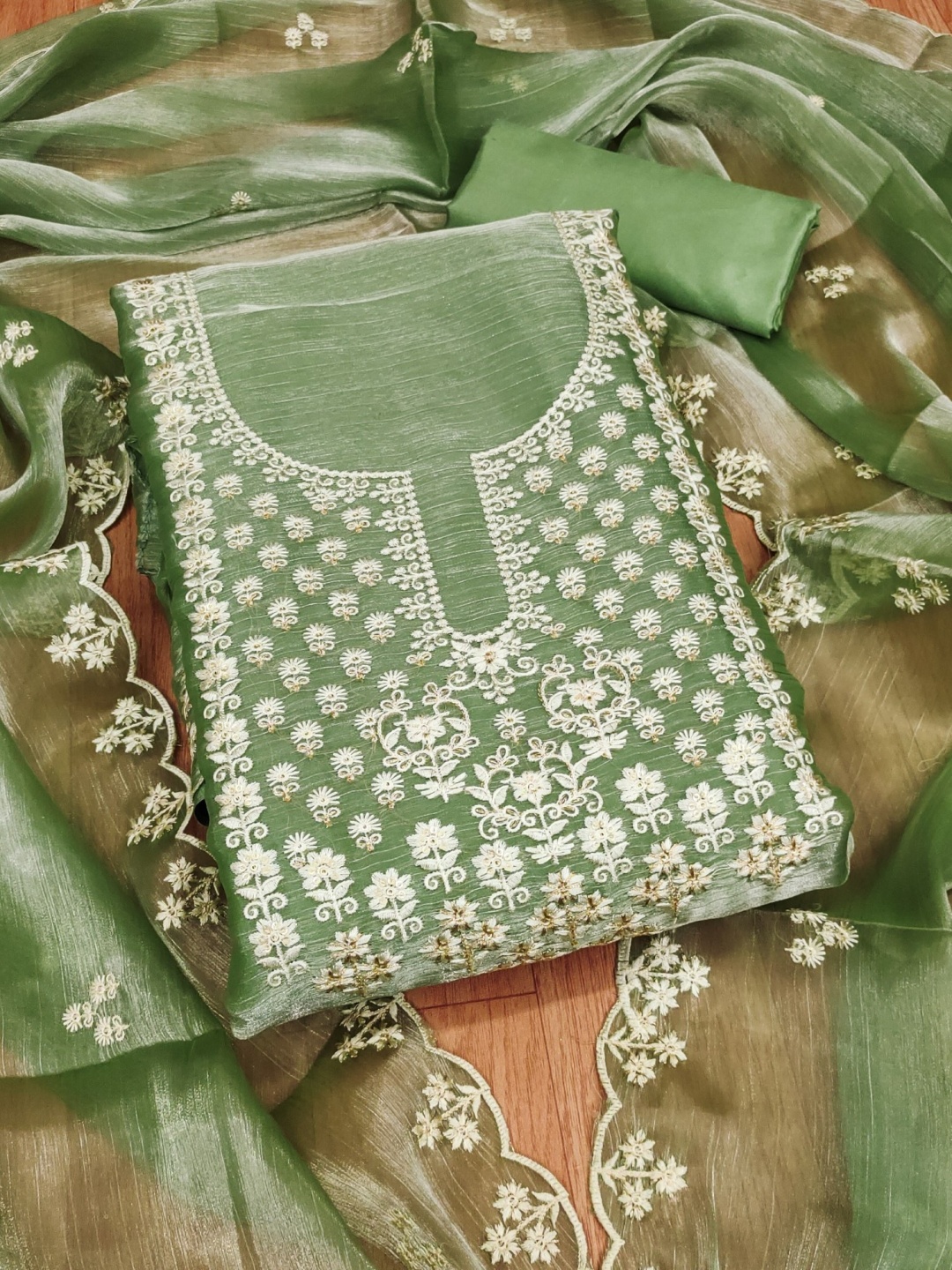 

Panzora Floral Embroidered Sequinned Unstitched Dress Material, Green