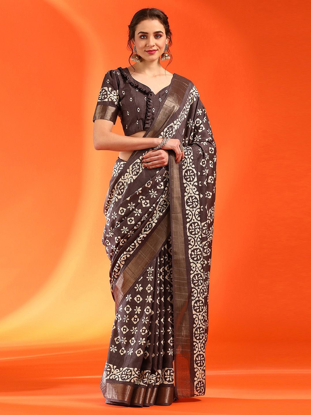 

Mitera Ethnic Motifs Silk Blend Sungudi Saree, Brown