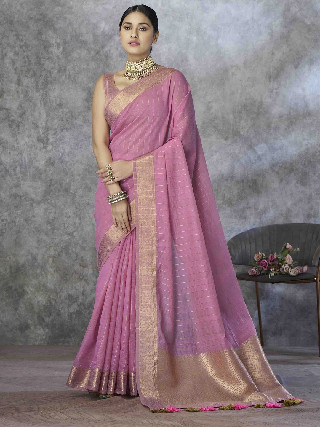 

DIVASTRI Striped Zari Silk Blend Saree, Pink