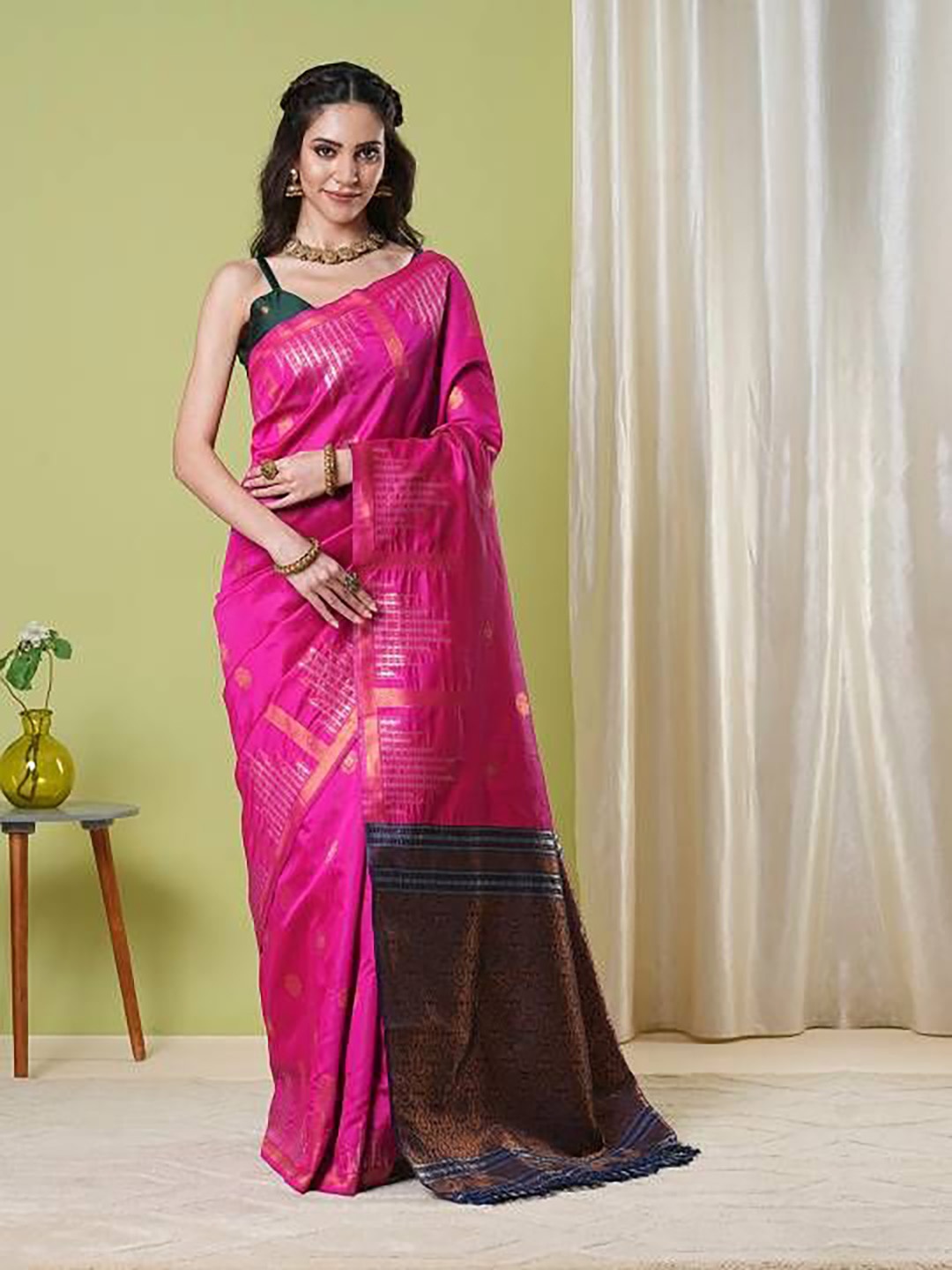 

DIVASTRI Woven Design Zari Art Silk Banarasi Saree, Pink