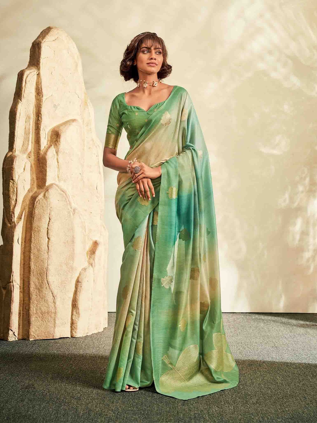 

DIVASTRI Woven Design Zari Silk Blend Saree, Sea green