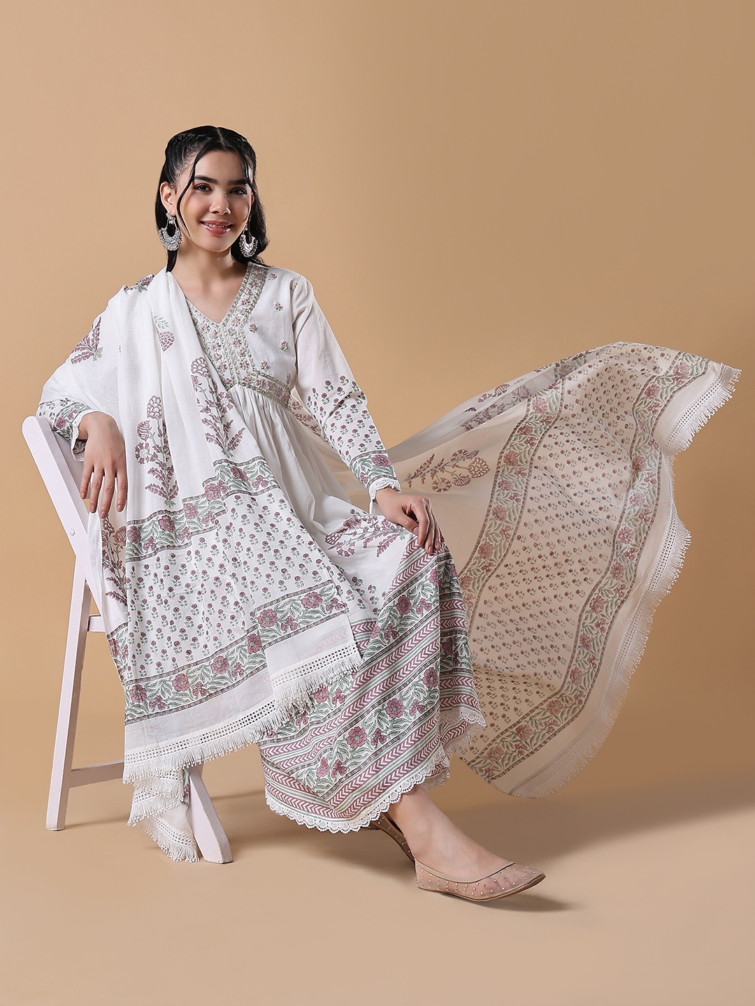

SHOWOFF Women Ethnic Motifs Printed Empire Thread Work Kurta with Trousers & With Dupatta, White