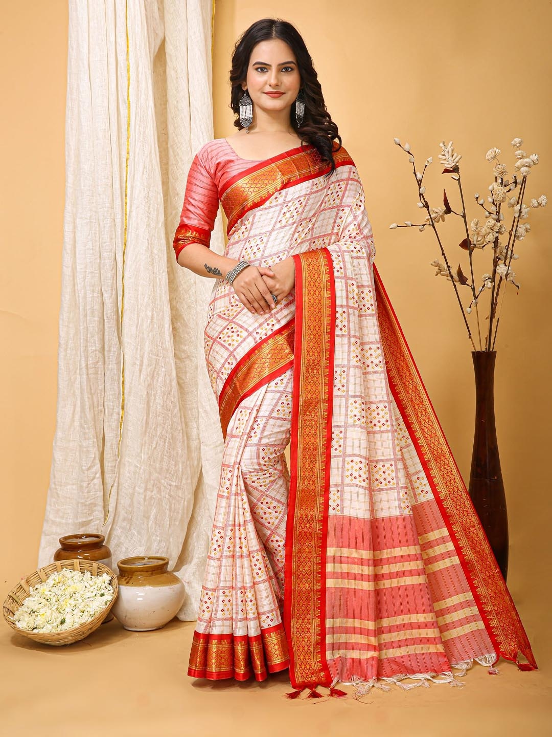 

HI FI NX Ethnic Motifs Zari Pure Cotton Bandhani Saree, White