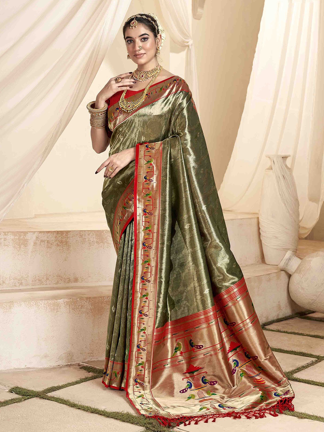 

DIVASTRI Woven Design Zari Silk Blend Paithani Saree, Green