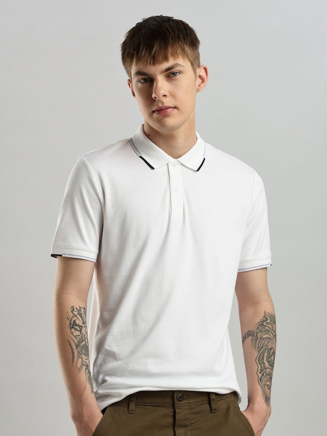 

Calvin Klein Jeans Men Polo Collar Organic Cotton Pockets Slim Fit T-shirt, White