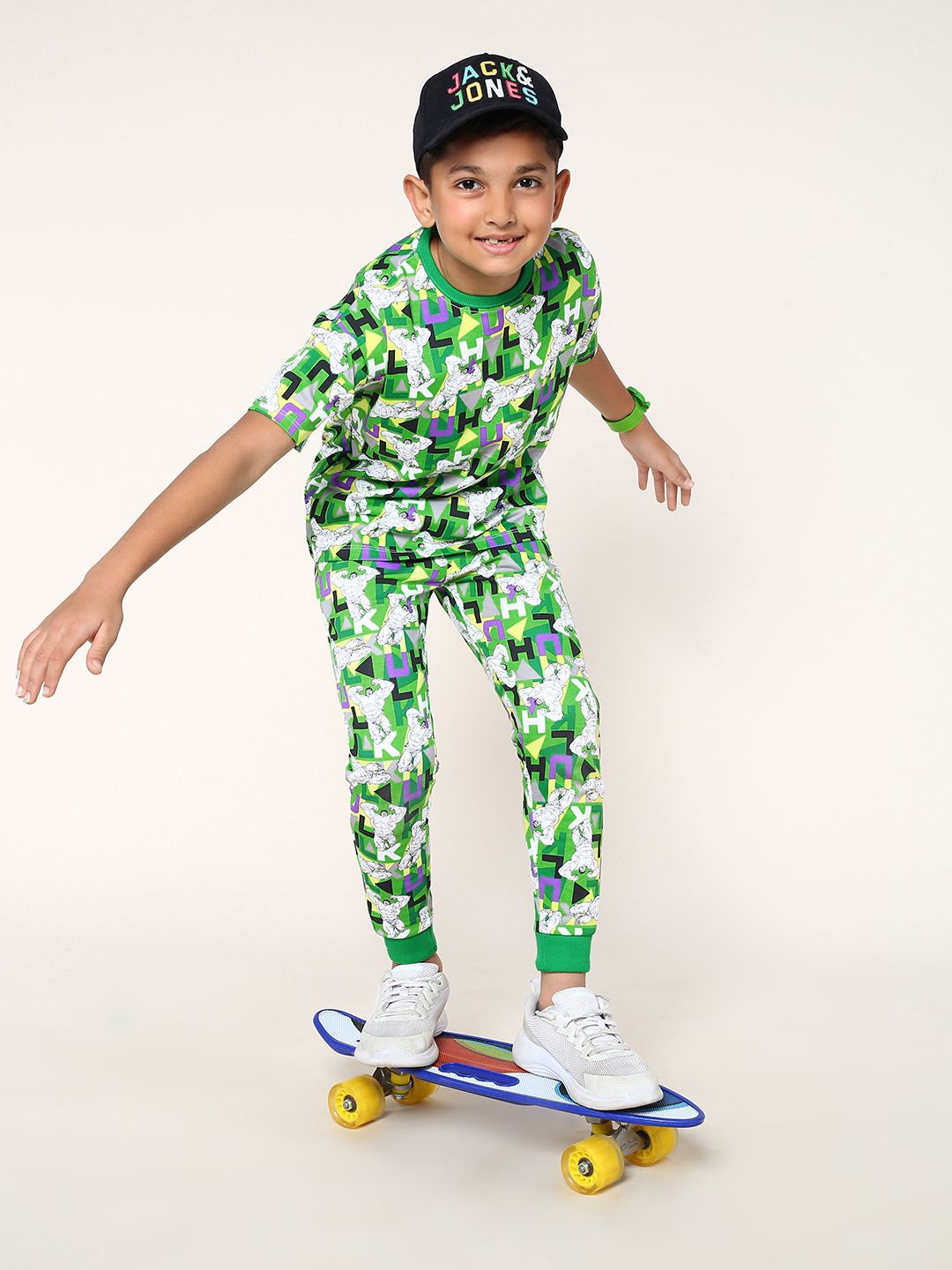 

BONKIDS Boys Abstract Printed Pure Cotton T-shirt With Trouser, Green