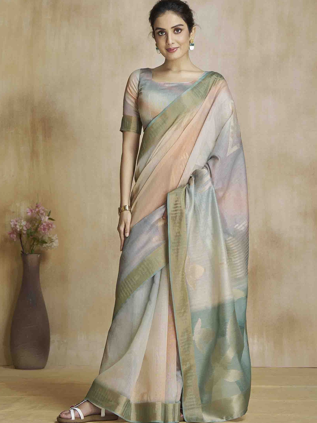 

Blissta Woven Design Zari Silk Blend Saree, White