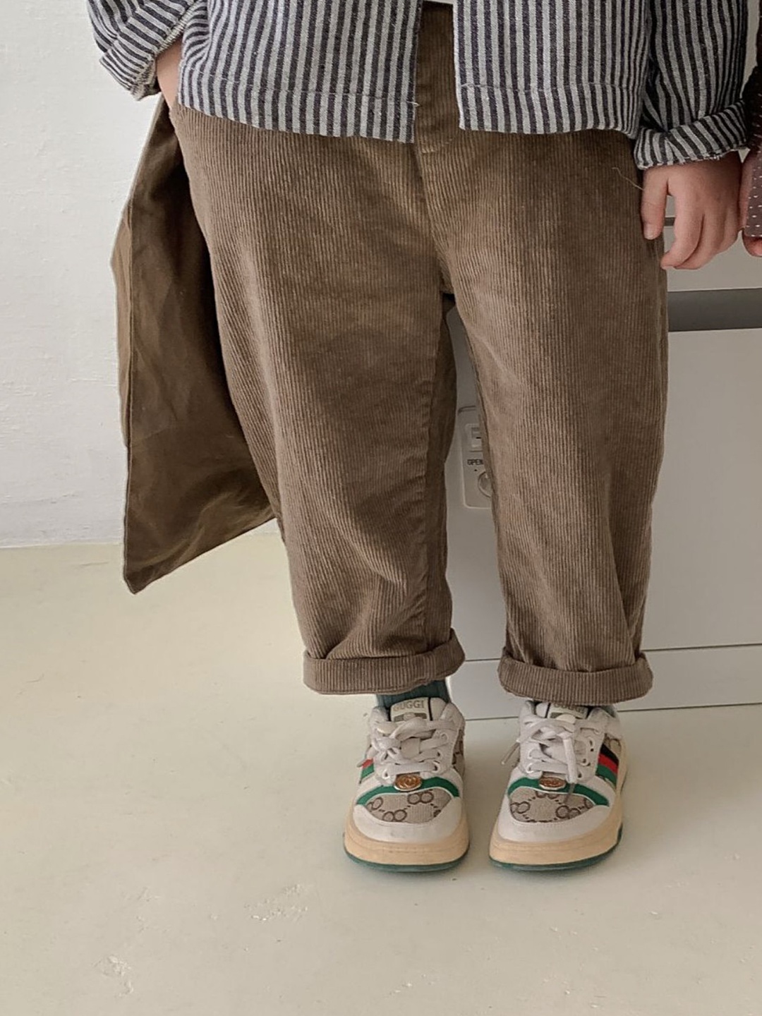 

LULU & SKY Girls Tapered Fit High-Rise Trousers, Khaki