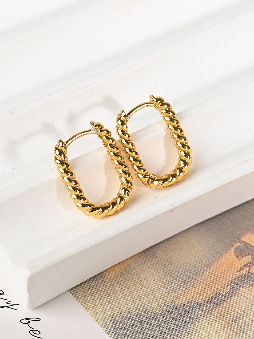 

FIMBUL Gold Plated Twisted U shaped Hoop Earrings