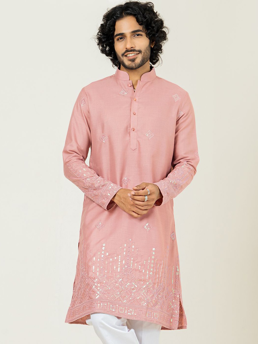 

Tistabene Geometric Embroidered Mandarin Collar Thread Work Handloom Straight Kurta, Peach