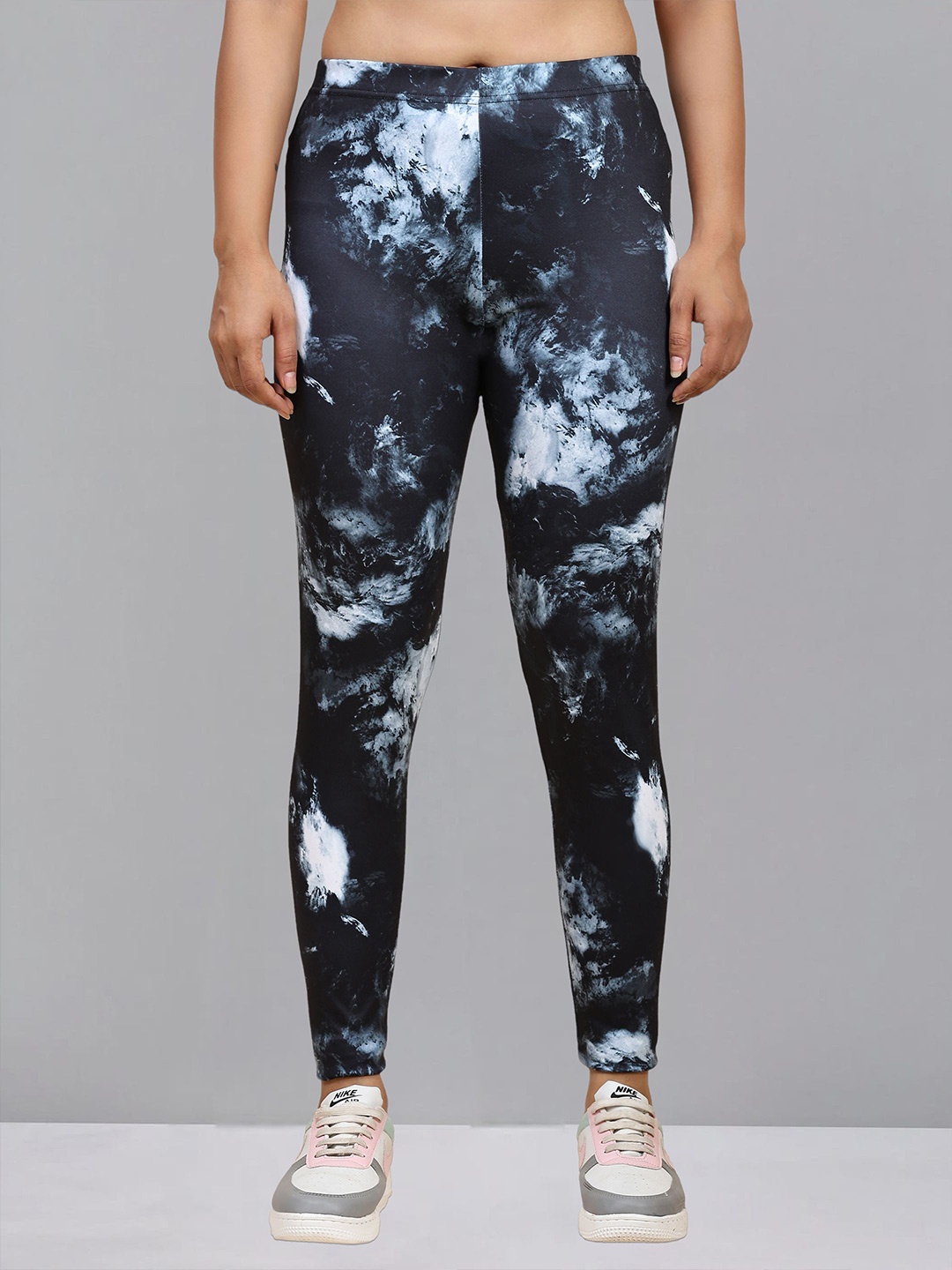 

DTR FASHION Printed Mid-Rise Ankle-Length Gym Tights, Black