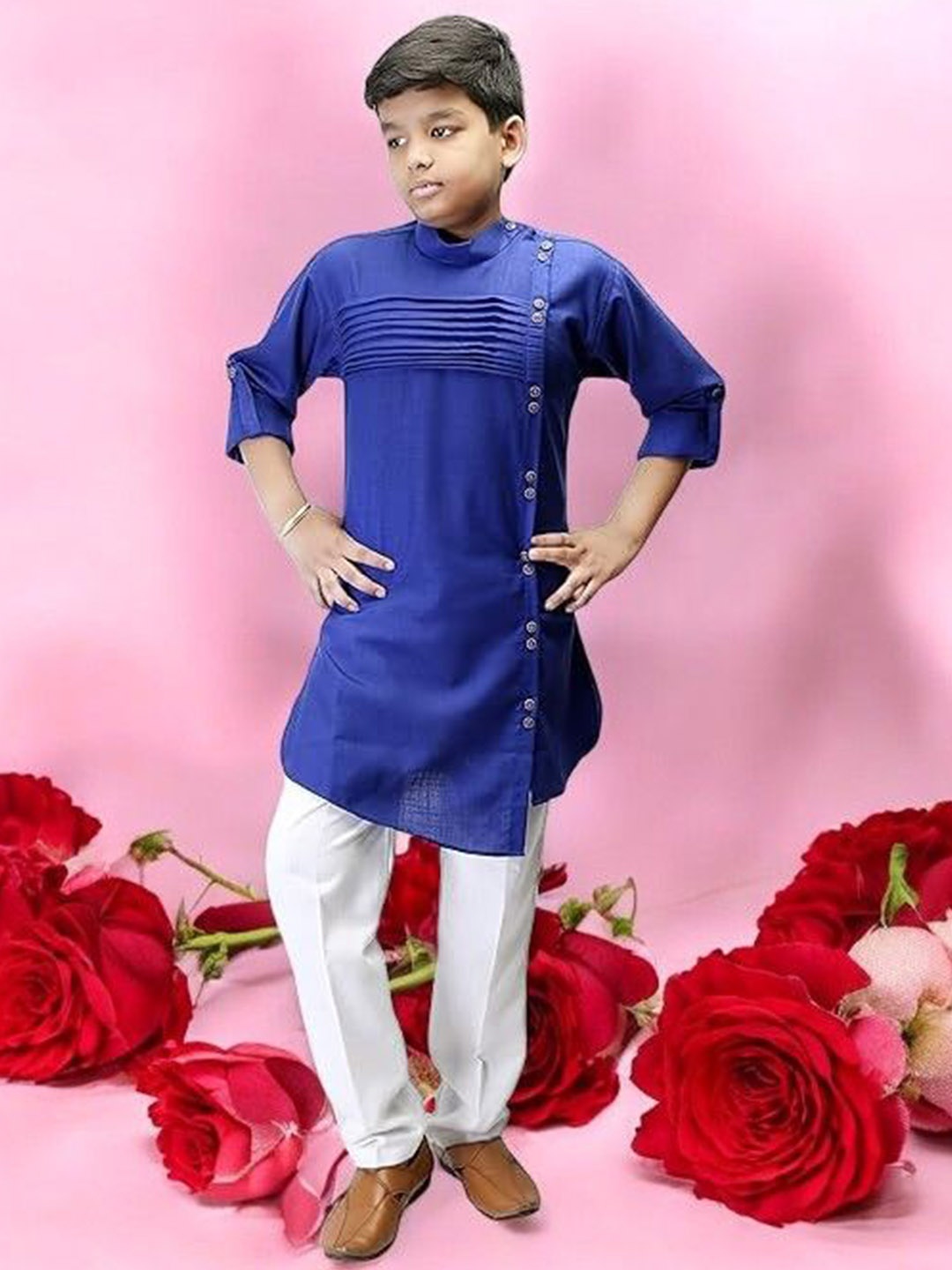 

Qtsy Boys Embroidered Regular Phulkari Pure Cotton Kurta with Pyjamas, Blue