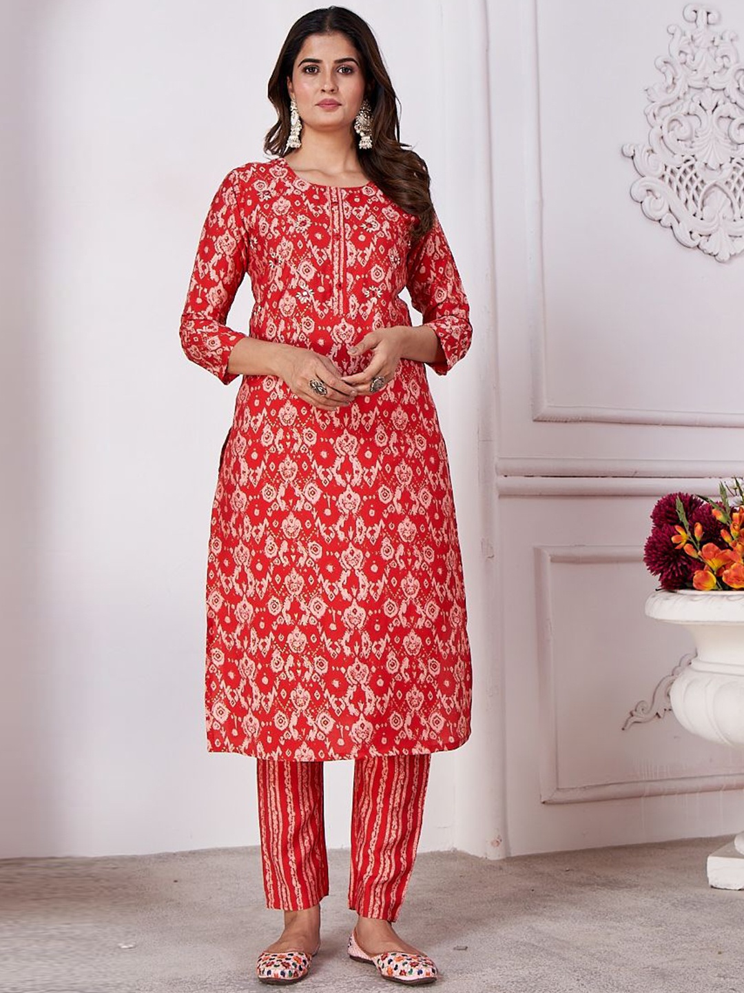 

DIVASTRI Women Floral Printed Regular Gotta Patti Kurta with Trousers, Pink