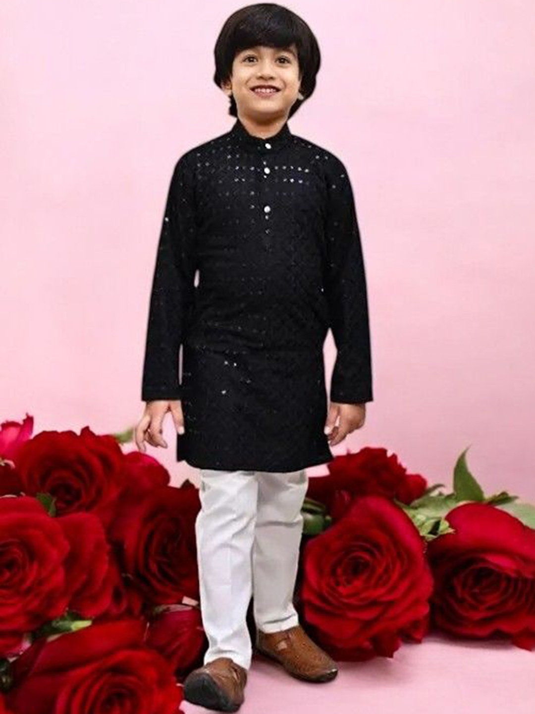 

Qtsy Boys Embroidered Regular Mirror Work Pure Cotton Kurta with Pyjamas, Black