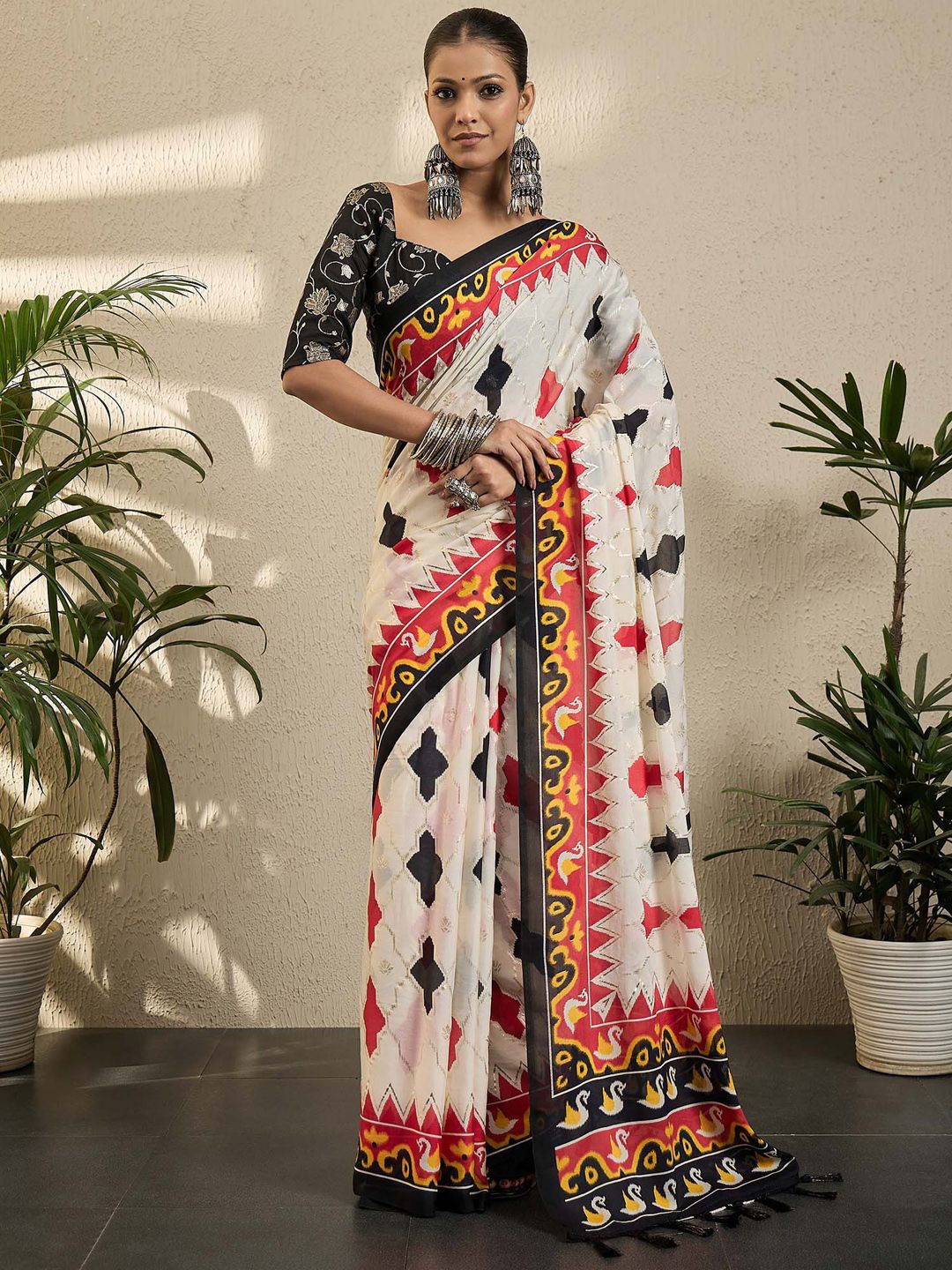 

Mitera Ethnic Motifs Poly Georgette Pochampally Saree, Off white