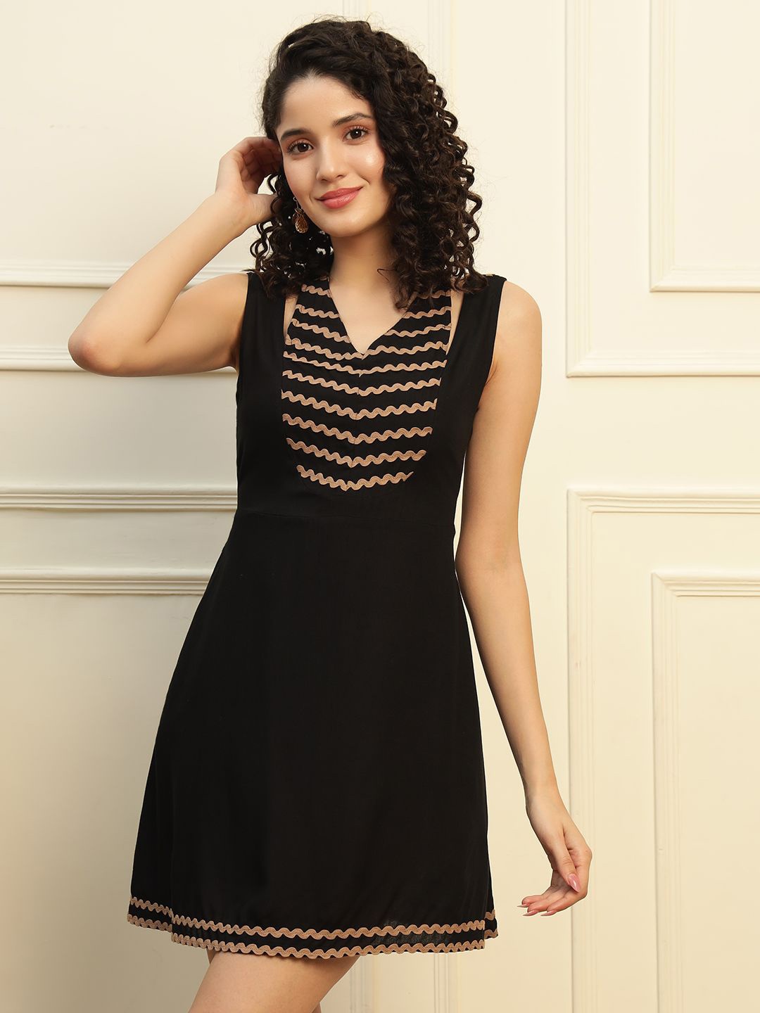 

DEEBACO Halter Neck A-Line Dress, Black
