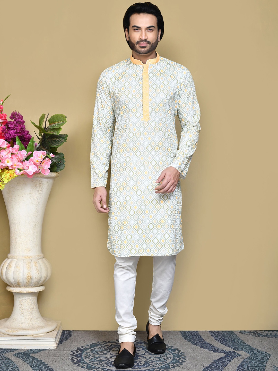 

RANAK Men Ethnic Motifs Embroidered Regular Pure Cotton Kurta with Pyjamas, White