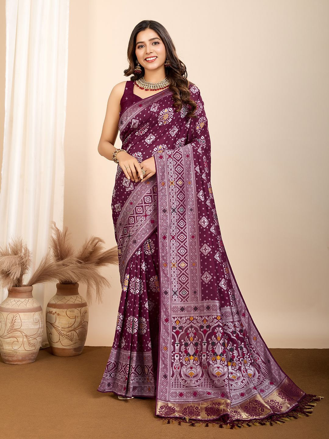 

VORIMA Floral Zari Pure Silk Saree, Purple