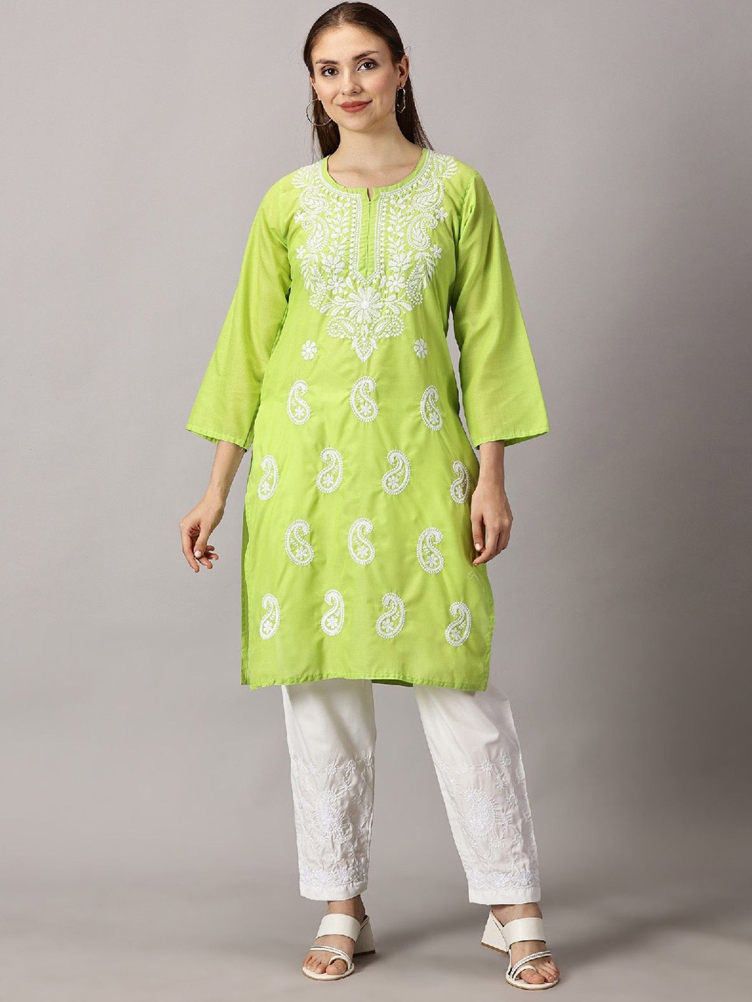 

Fashionable Chikan Handikraft Paisley Embroidered Chikankari Cotton Straight Kurta, Sea green