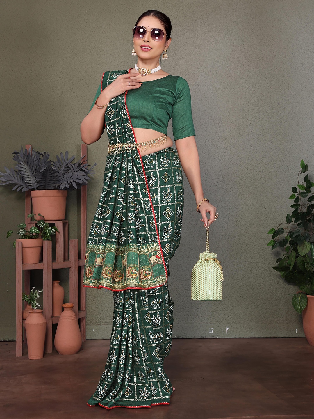

ALAGINI Bandhani Gotta Patti Silk Blend Bandhani Saree, Green