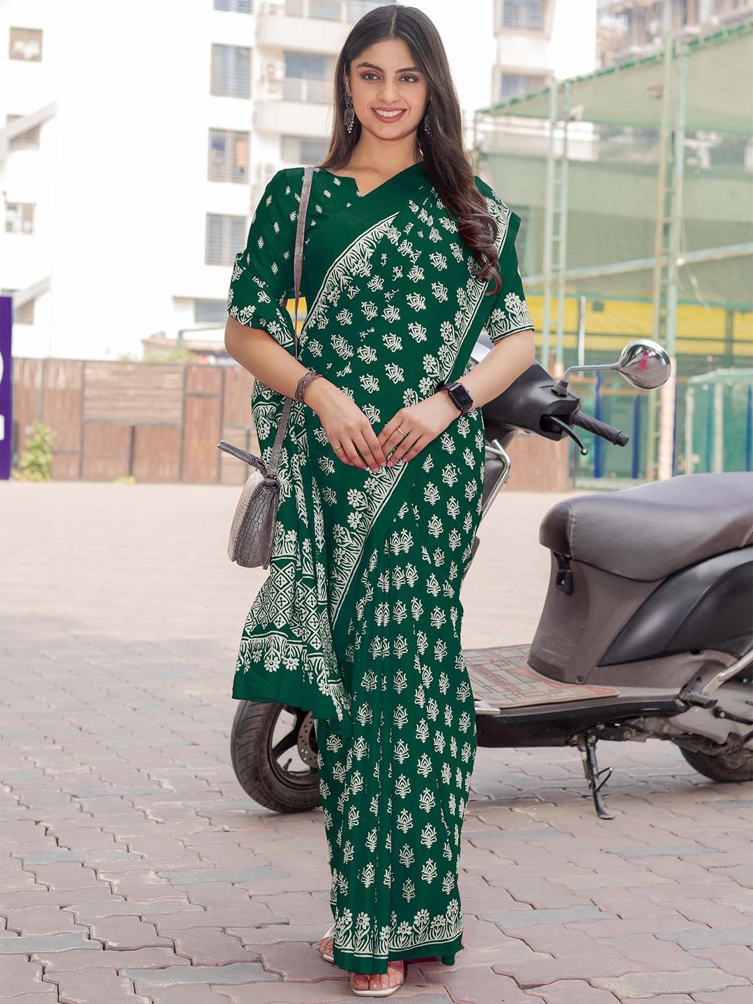 

KALINI Floral Silk Blend Bagru Saree, Green