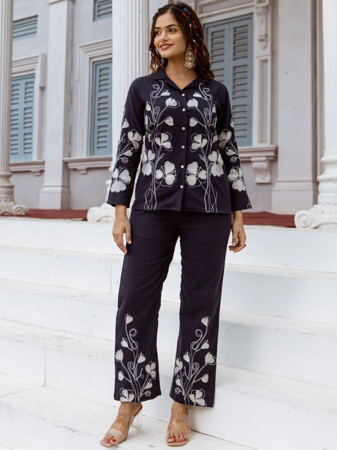 

FREYAA Floral Embroidered Shirt Collar Pure Cotton Shirt With Trouser, Navy blue