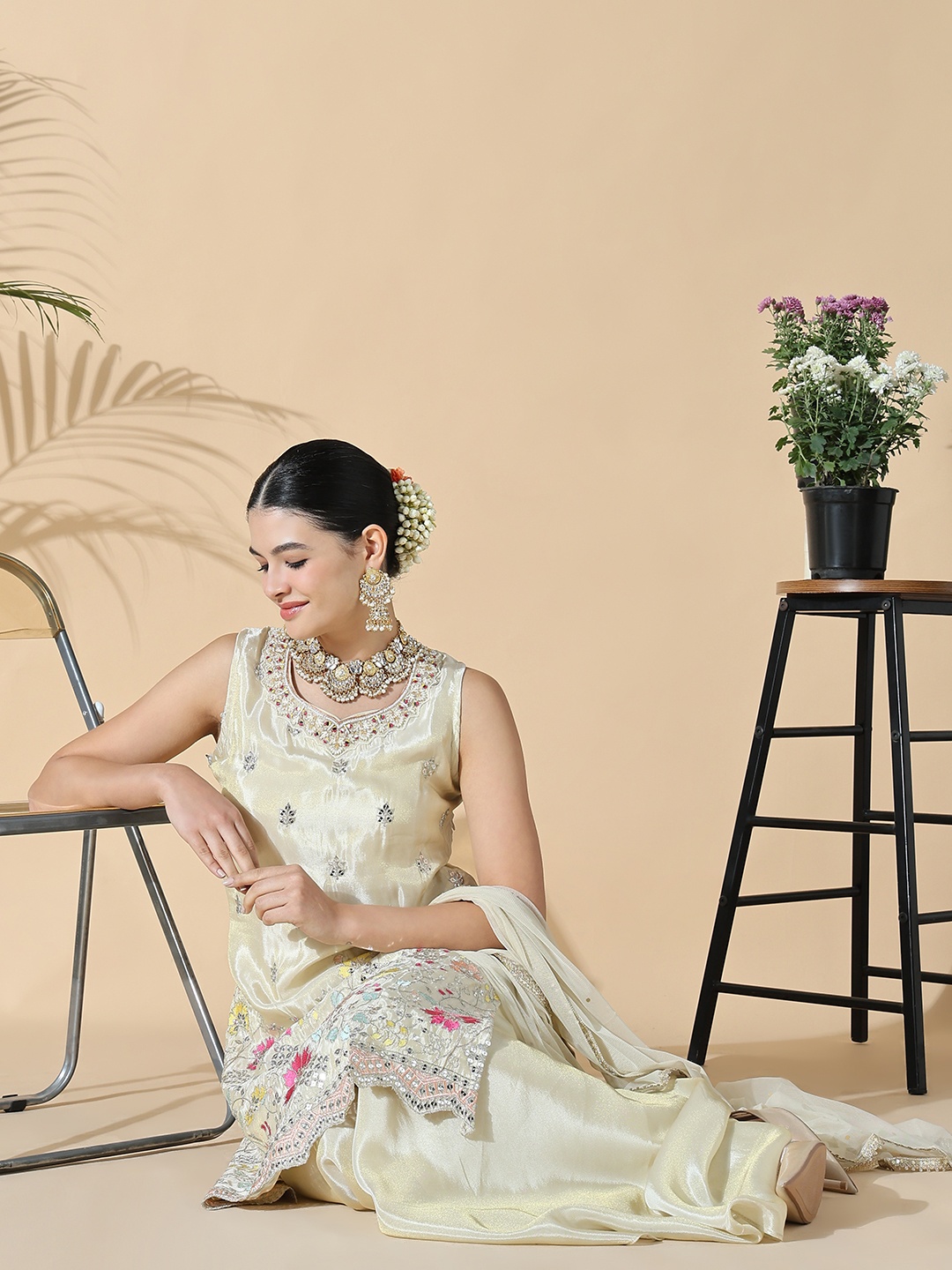 

SHOWOFF Women Floral Embroidered Regular Beads and Stones Kurta with Palazzos & With Dupatta, Cream