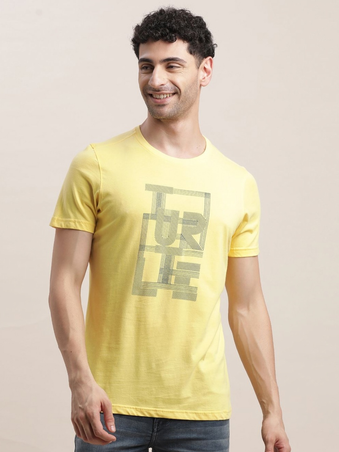

Turtle Men Typography Printed Applique Slim Fit T-shirt, Yellow