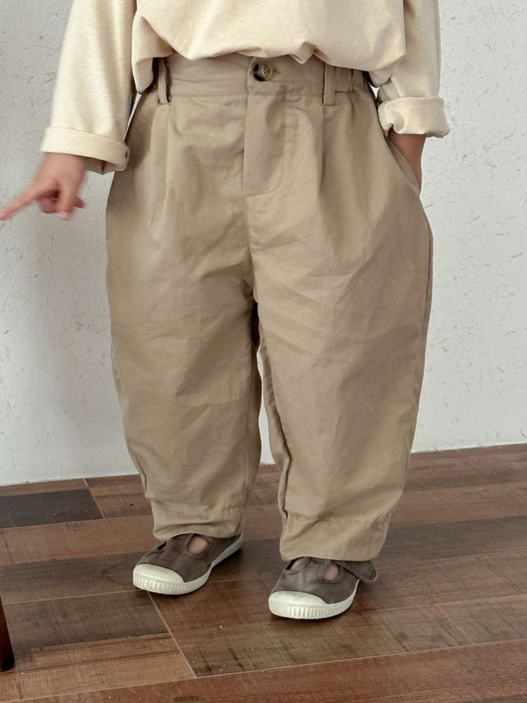 

LULU & SKY Girls Loose Fit High-Rise Trousers, Khaki
